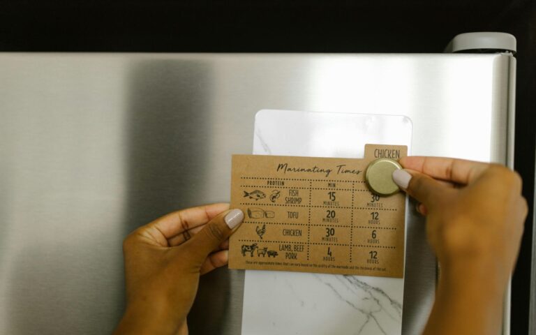 Ímãs podem ser vilões para geladeiras modernas; entenda o perigo