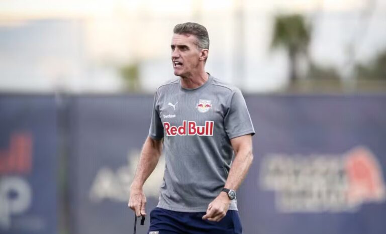 Vitória vai jogar para “gastar o tempo” contra Bragantino