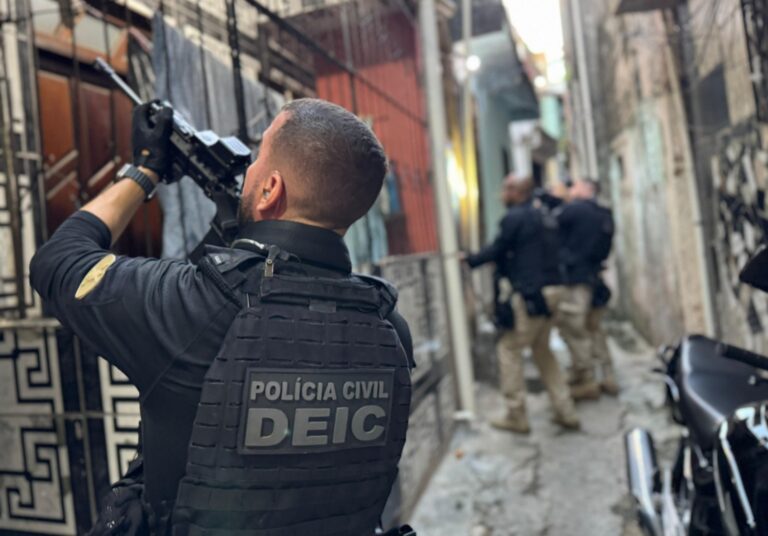 Operação prende suspeitos de fraudes por boletos falsos em Salvador