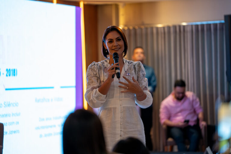 Vai implodir? PL se reúne após forte crise entre Michelle e filhos de Bolsonaro