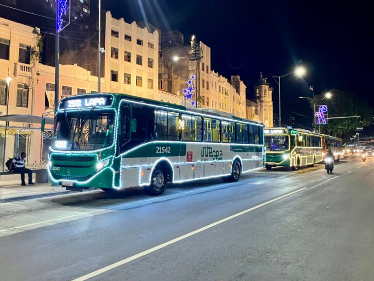 Centro Histórico tem ônibus iluminados e ascensores gratuitos no Natal