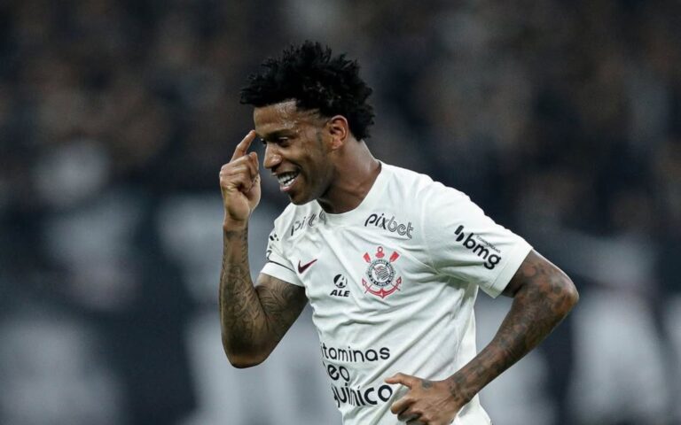 Namorado de ex-BBB, ídolo do Corinthians engravida influenciadora