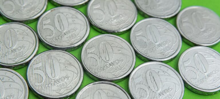 A moeda esquecida na sua casa pode render mais de R$ 100; saiba qual