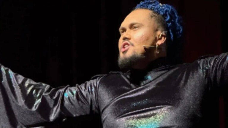 Ator tem mal súbito e morre durante espetáculo no teatro