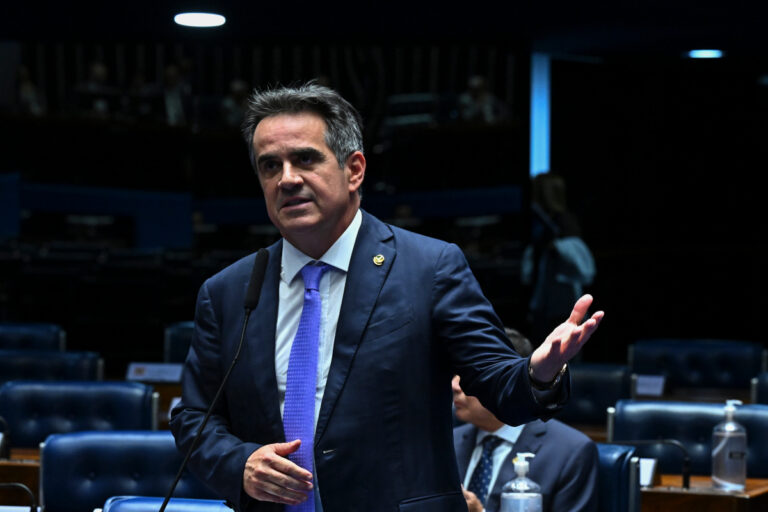 Presidente do PP reage a candidatura de Flávio e manda recado ao PL