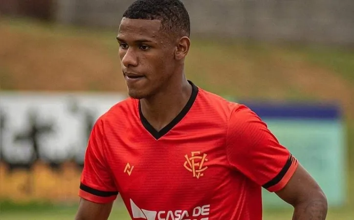 João Pedro pelo Vitória