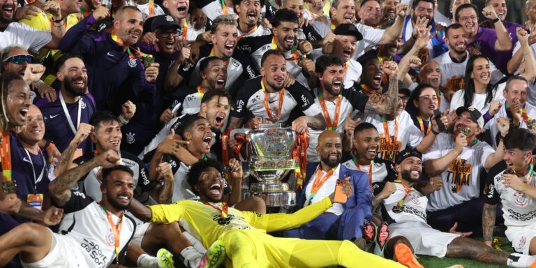 Corinthians vence Vasco e conquista tetracampeonato da Copa do Brasil