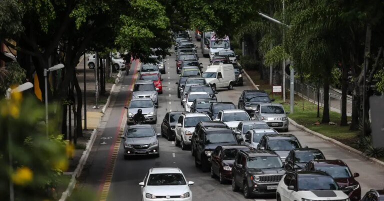 Rodízio de carros está suspenso em SP a partir desta segunda-feira (22)