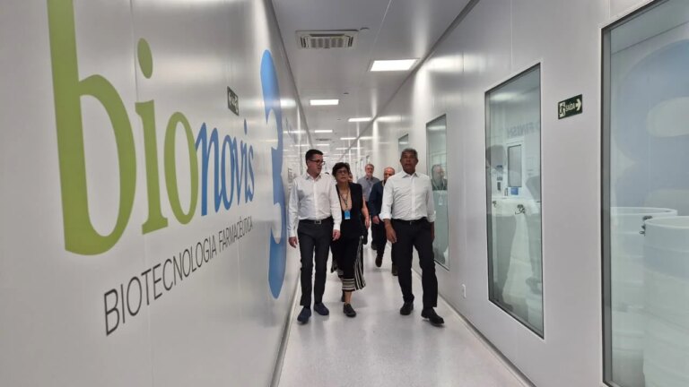 A Bahia inicia produção de quatro medicamentos biológicos para câncer e doenças raras.