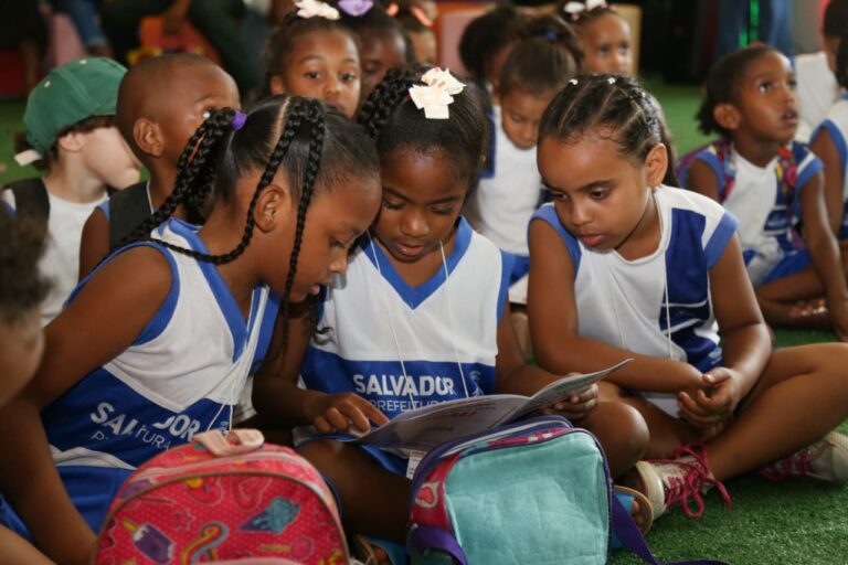 A TARDE Educação anima Fenagro com oficinas educativas