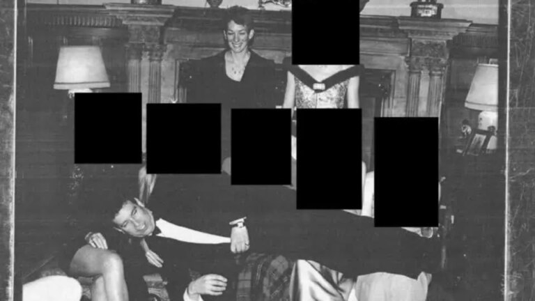 Arquivos Epstein incluem foto de ex-príncipe Andrew com mulheres