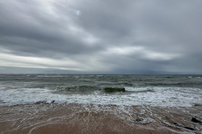Bahia tem novos alertas laranja e amarelo de chuvas