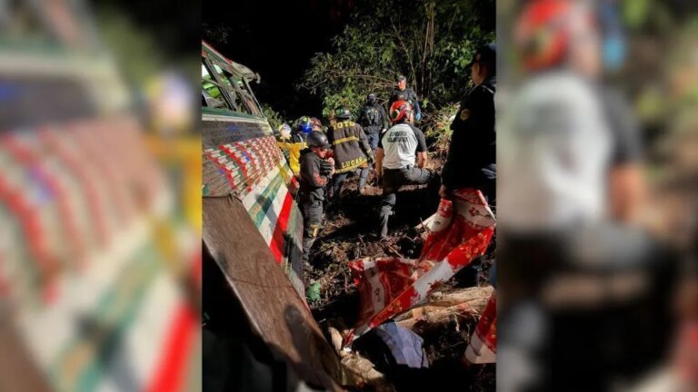Ônibus cai em barranco na Guatemala e deixa 15 mortos e 19 feridos