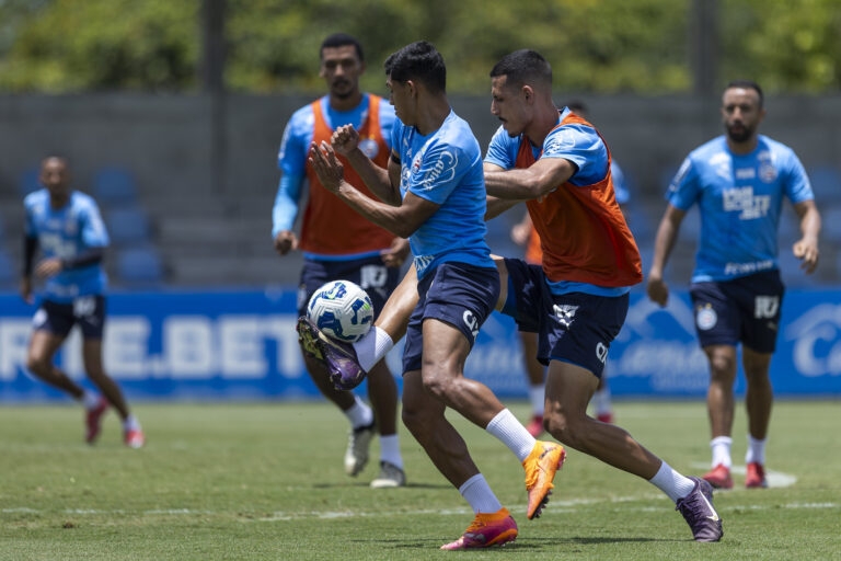 Com joia da base, Bahia divulga relacionados para jogo contra o Sport
