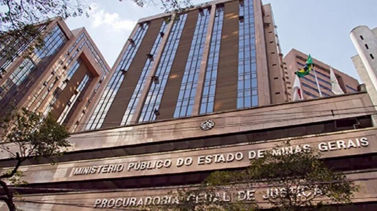 Publicitário condenado por injúria racial tem pena convertida em MG