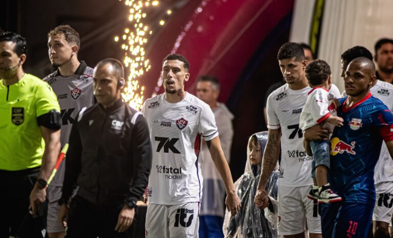 Desfalques preocupam, mas Vitória ganha reforço diante do São Paulo