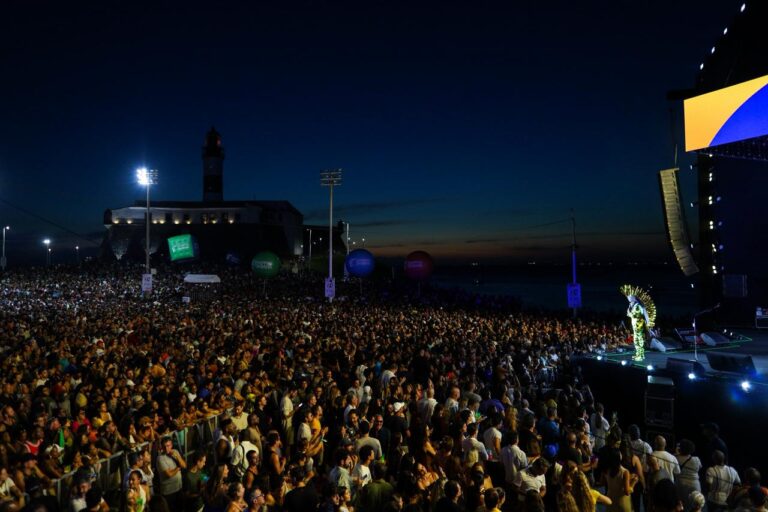Farol da Barra entre em clima de Carnaval com shows
