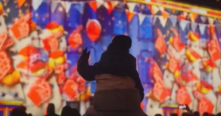 Veja: Espetáculo de luzes de inverno ilumina cidade na Itália