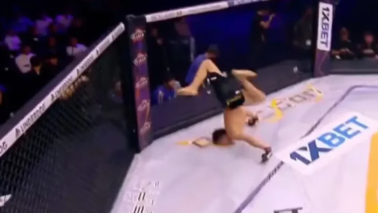 Lutador cai de cara no chão ao comemorar vitória com mortal; vídeo