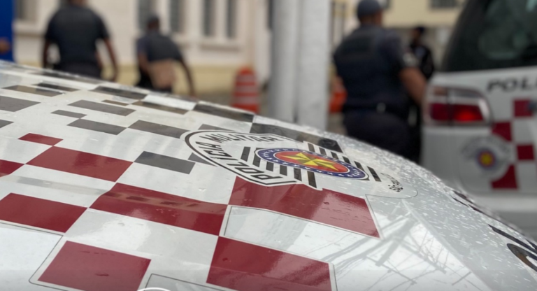 Mulher é morta a facadas por homem dentro de apartamento em Diadema (SP)