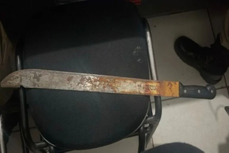 Pai ataca padre com facão após comentários sobre suas filhas