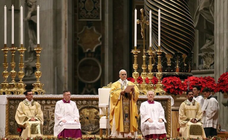 Papa Leão XIV conduz primeira Missa do Galo de seu pontificado