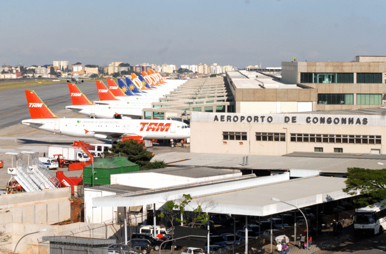 Pipas interditam operações e desviam voos no Aeroporto de Congonhas