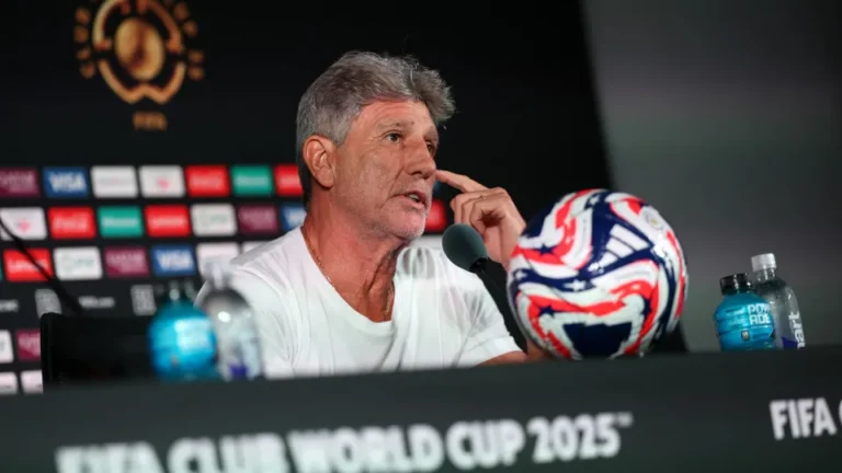 Renato Gaúcho prevê seleção forte na Copa e descarta retorno imediato: ‘Estou de férias’