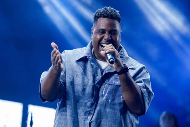 Samba estreia programação musical da Fenagro e contagia público