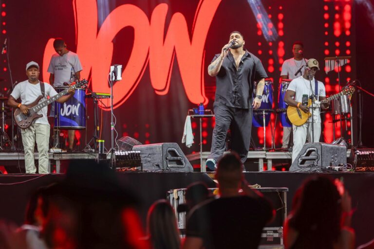 Samba, pagode e ritmos nordestinos embalam o último dia da Fenagro