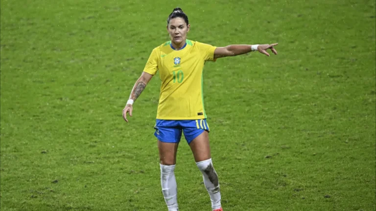 Seleção feminina amassa Portugal e vence último jogo da temporada