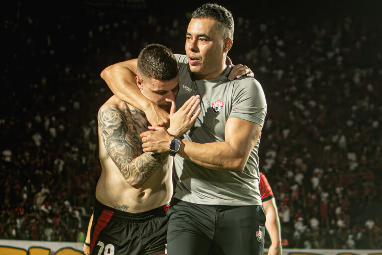 Sul-Americana à vista? Vitória cresce na disputa por vaga em 2026