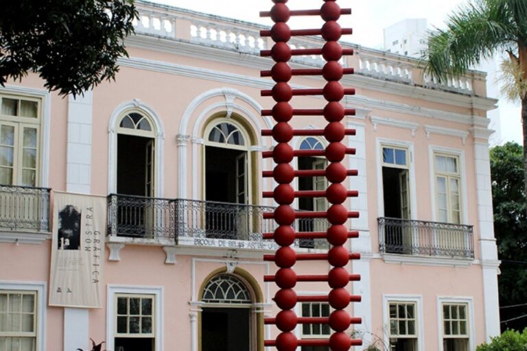 Ufba recebe feira destinada a jovens artistas em Salvador