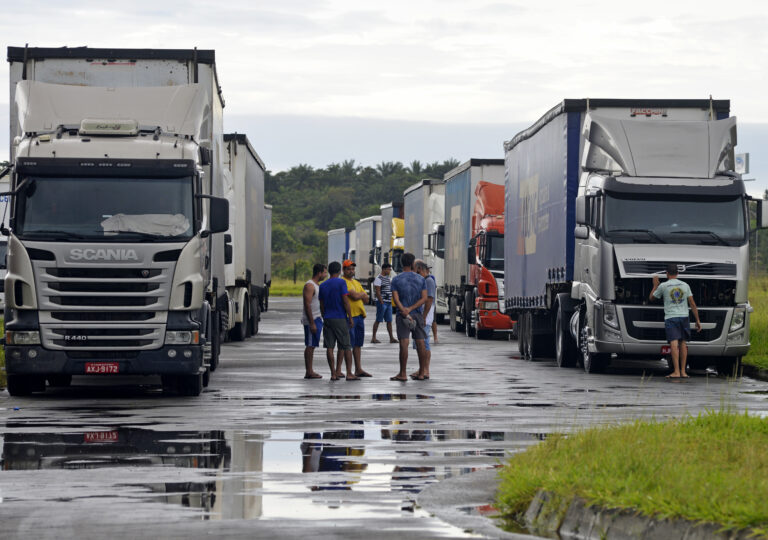 Veja o que pode provocar paralisação dos caminhoneiros nesta quinta
