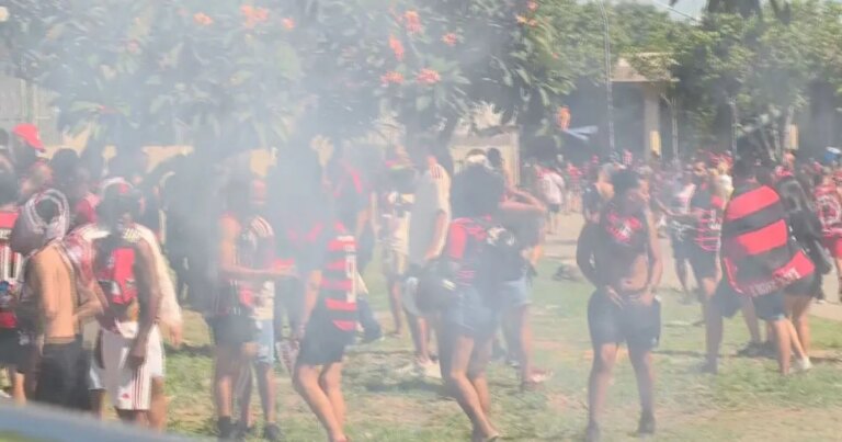 AeroFla tem confusão na chegada do time ao aeroporto do Galeão (RJ)