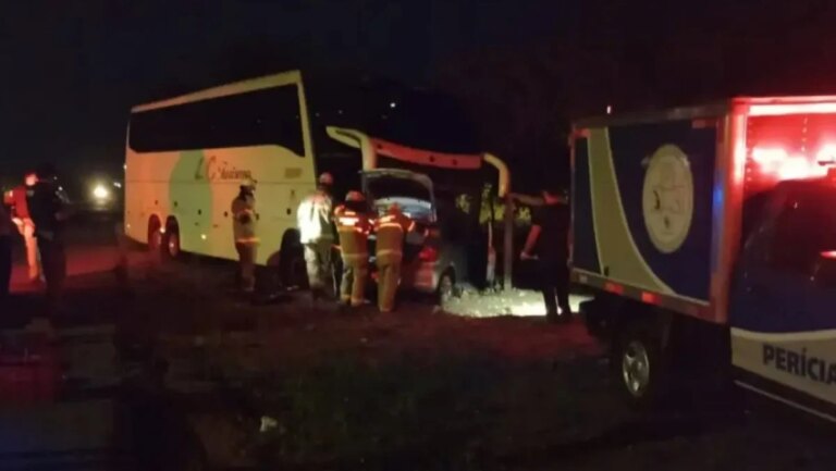 Duas pessoas morrem em colisão entre ônibus e carro na BR-110 em Paulo Afonso – Acorda Cidade