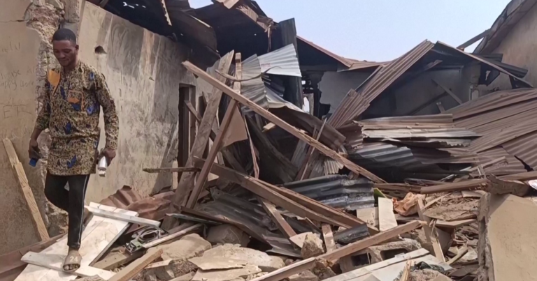 Vila na Nigéria relata pânico após ataque dos EUA contra Estado Islâmico