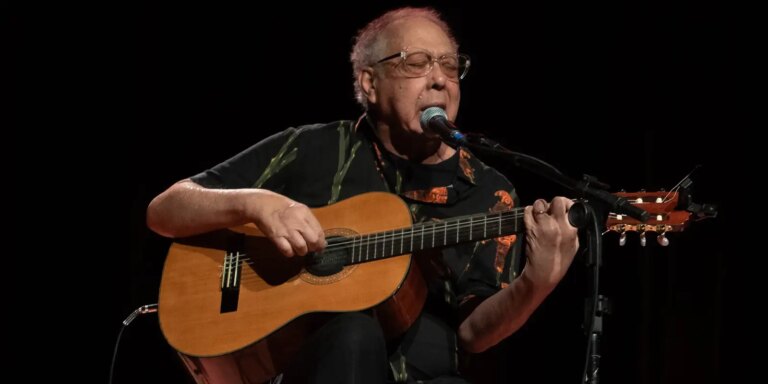 TV Brasil reexibe show no Cena Musical em homenagem a Jards Macalé