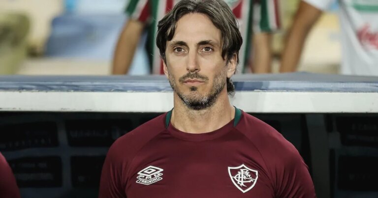 Técnico do Fluminense, Luis Zubeldía passa por angioplastia