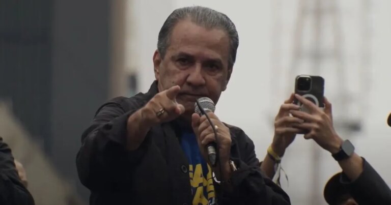 Amadorismo da direita faz esquerda dar gargalhadas, diz Malafaia