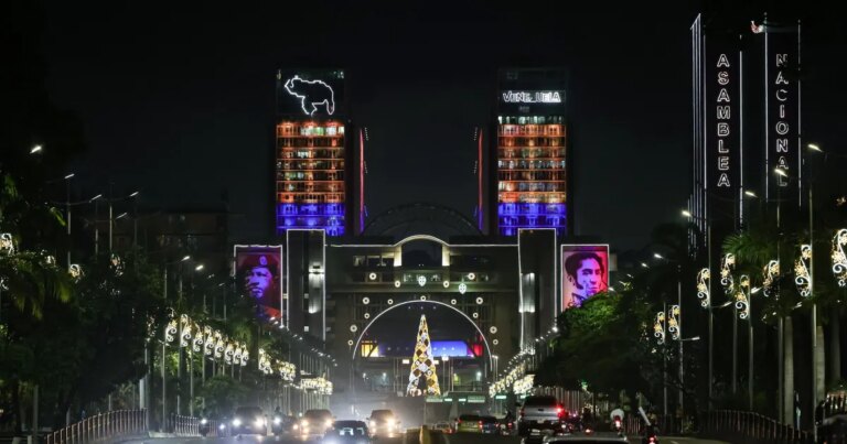 Mesa vazia, abraços adiados: venezuelanos relatam Natal tenso à CNN