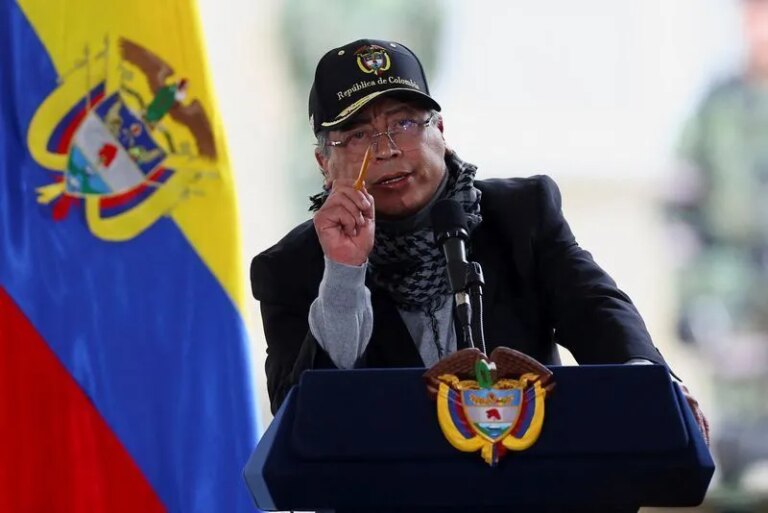 Petro liga corpos achados na costa colombiana a possíveis ataques dos EUA