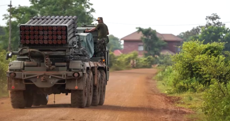 Tailândia lança ataques contra o Camboja em meio à retomada das tensões