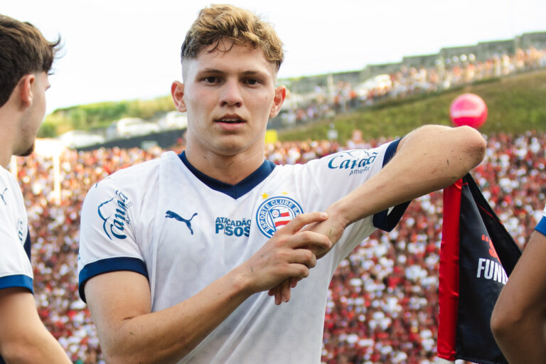 Joia de R$ 626 milhões do Bahia é herói no clássico contra o Vitória