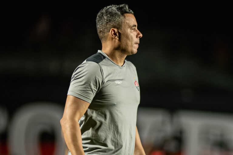 Preciso focar nos jogadores com contrato