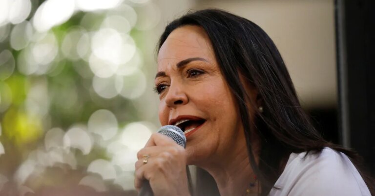 María Corina afirma que não fala com Trump desde outubro