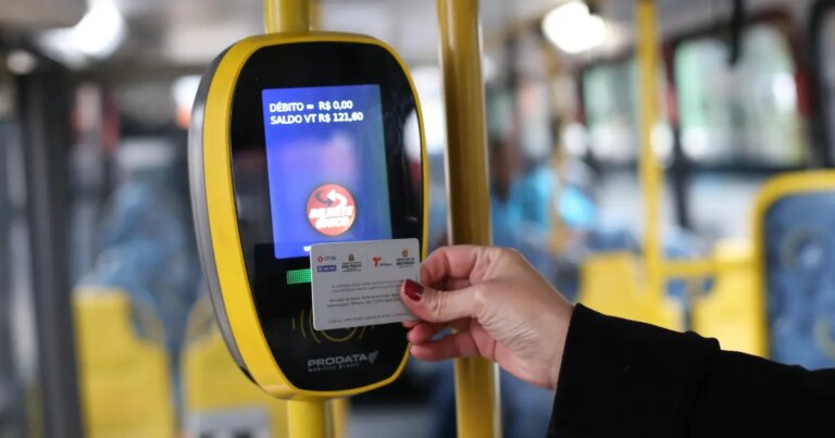 Novo valor da passagem de ônibus e metrô em SP passa a valer hoje