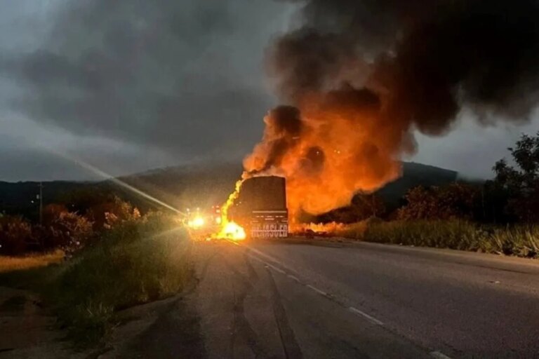 Duas pessoas morrem em acidente na BA-262 em Anagé – Acorda Cidade