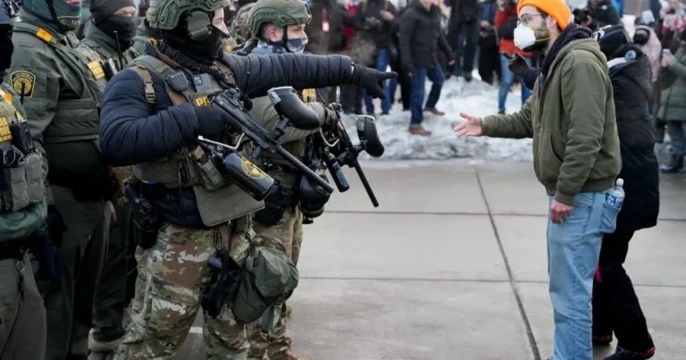 EUA preparam 1.500 soldados para possível envio a Minnesota, diz jornal