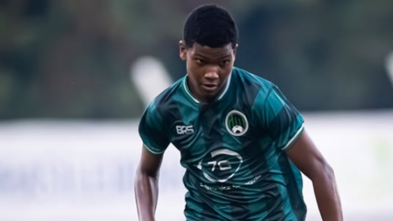 Bahia contrata artilheiro de 14 anos do Brasileirinho para a base